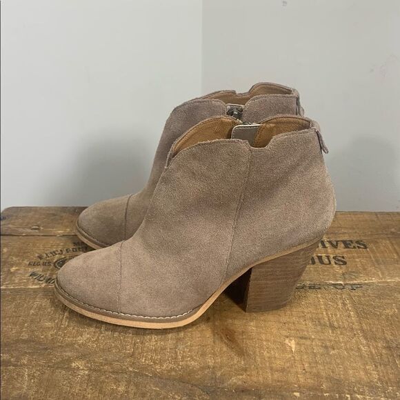 Susina Women’s Size 4 Blakely Tan Suede Ankle Boots / Booties - Picture 4 of 10